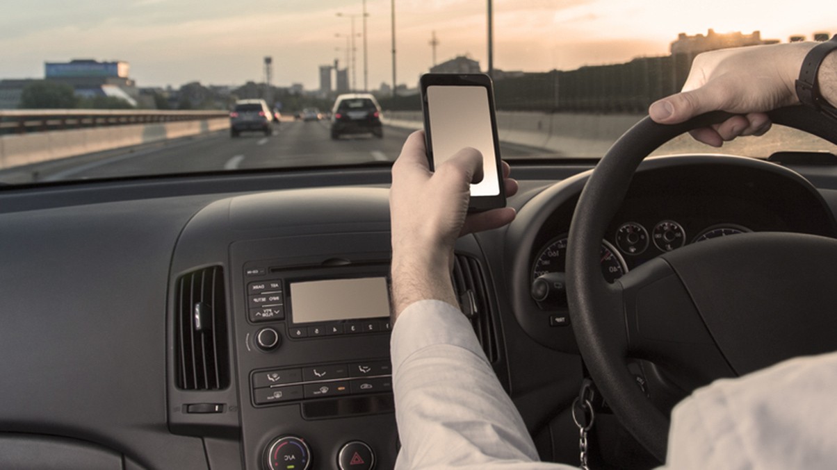 driving while on mobile phone