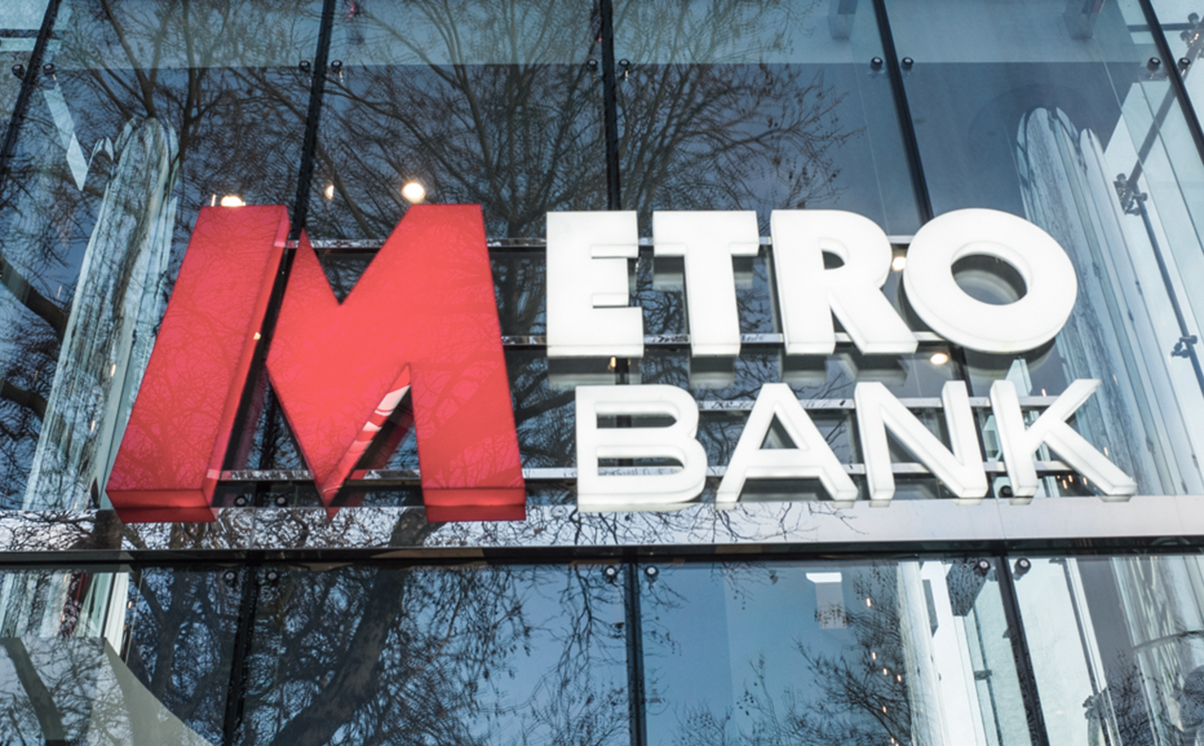 Metro bank logo - accounting error
