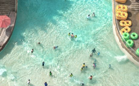 Holiday wave pool